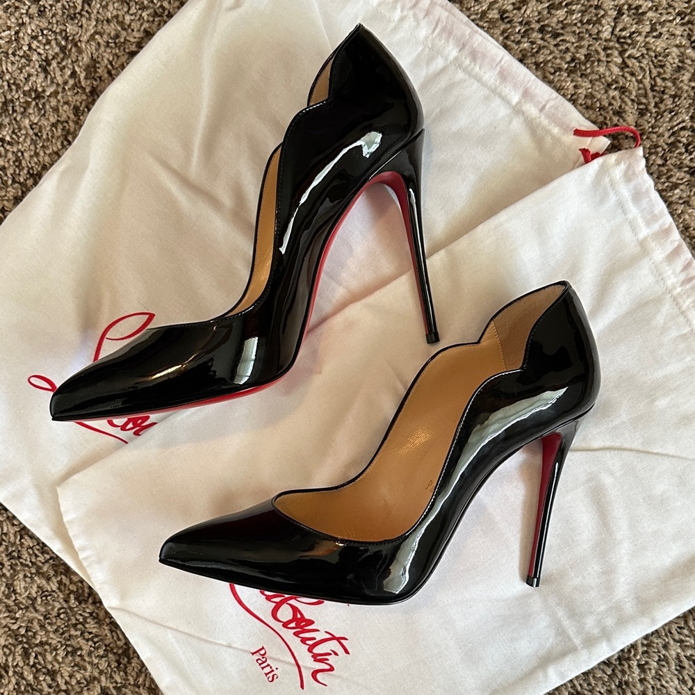 Christian Louboutin Hot Chick size 38